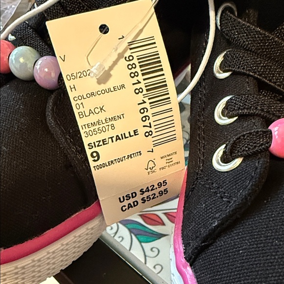 The Children's Place Black Sneakers with Colorful Designs - Picture 5 of 5